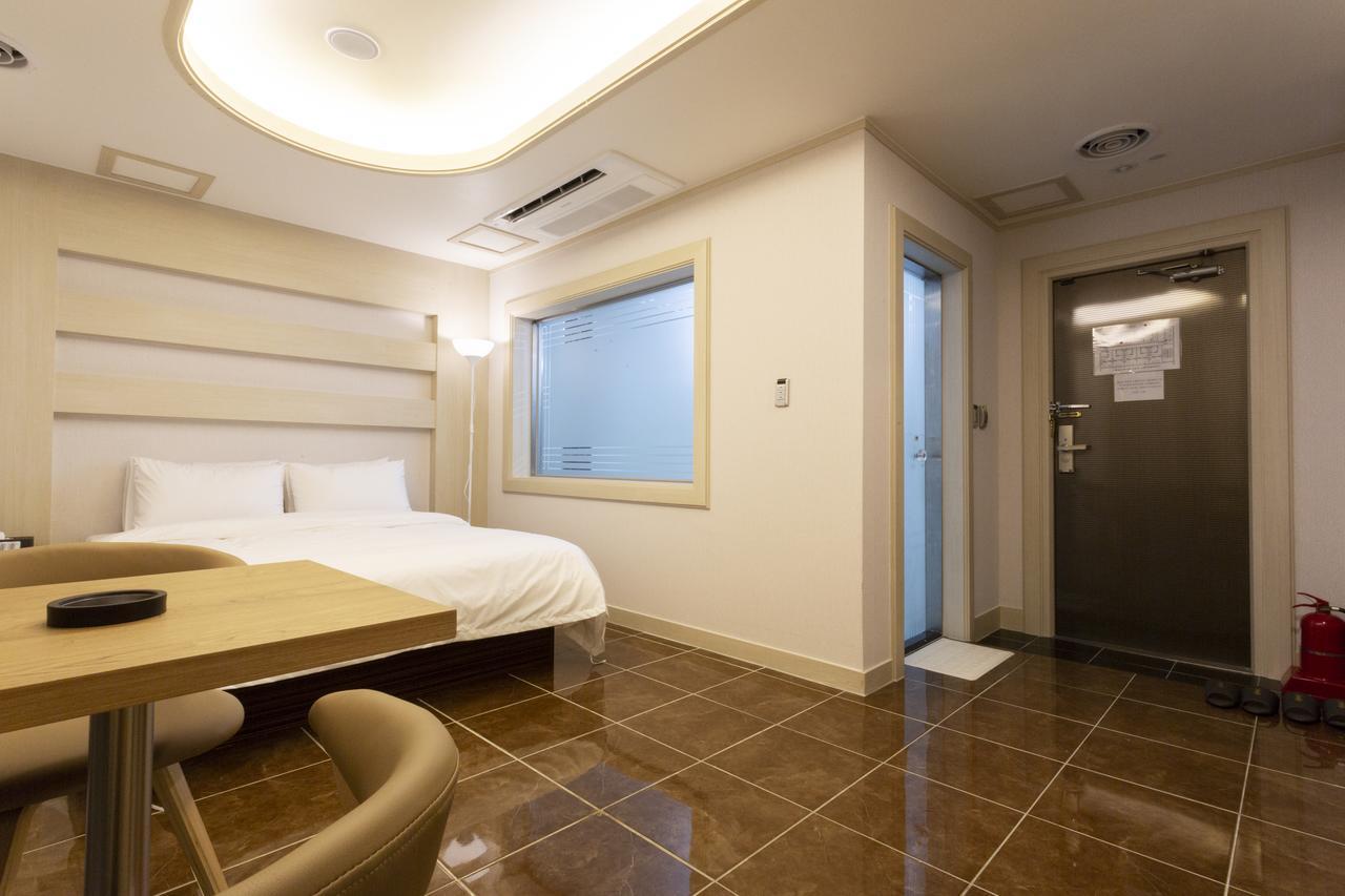 Hotel Tirol Séoul Extérieur photo