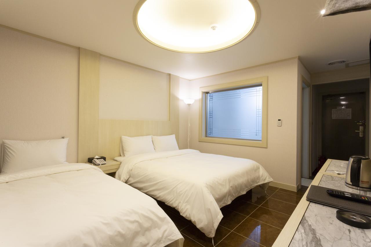 Hotel Tirol Séoul Extérieur photo