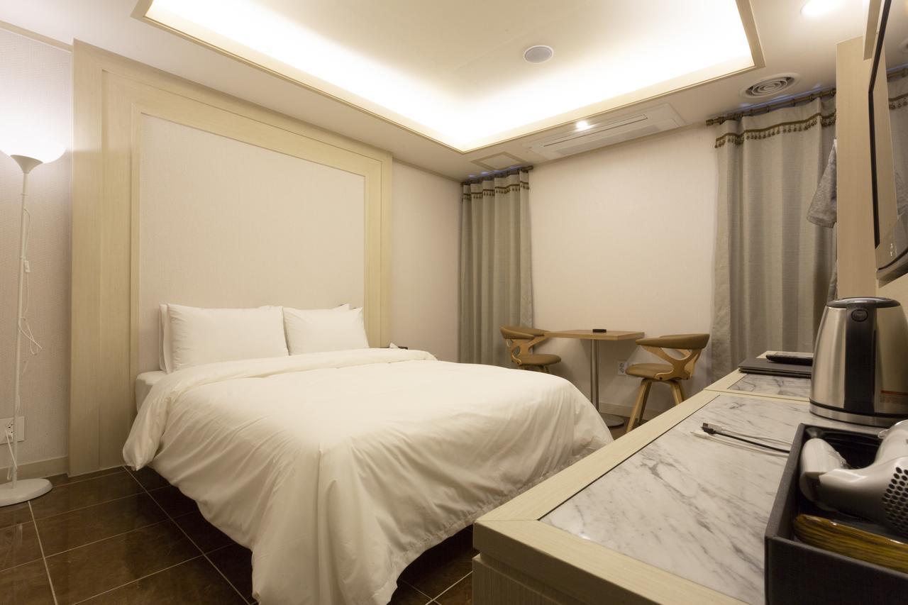 Hotel Tirol Séoul Extérieur photo