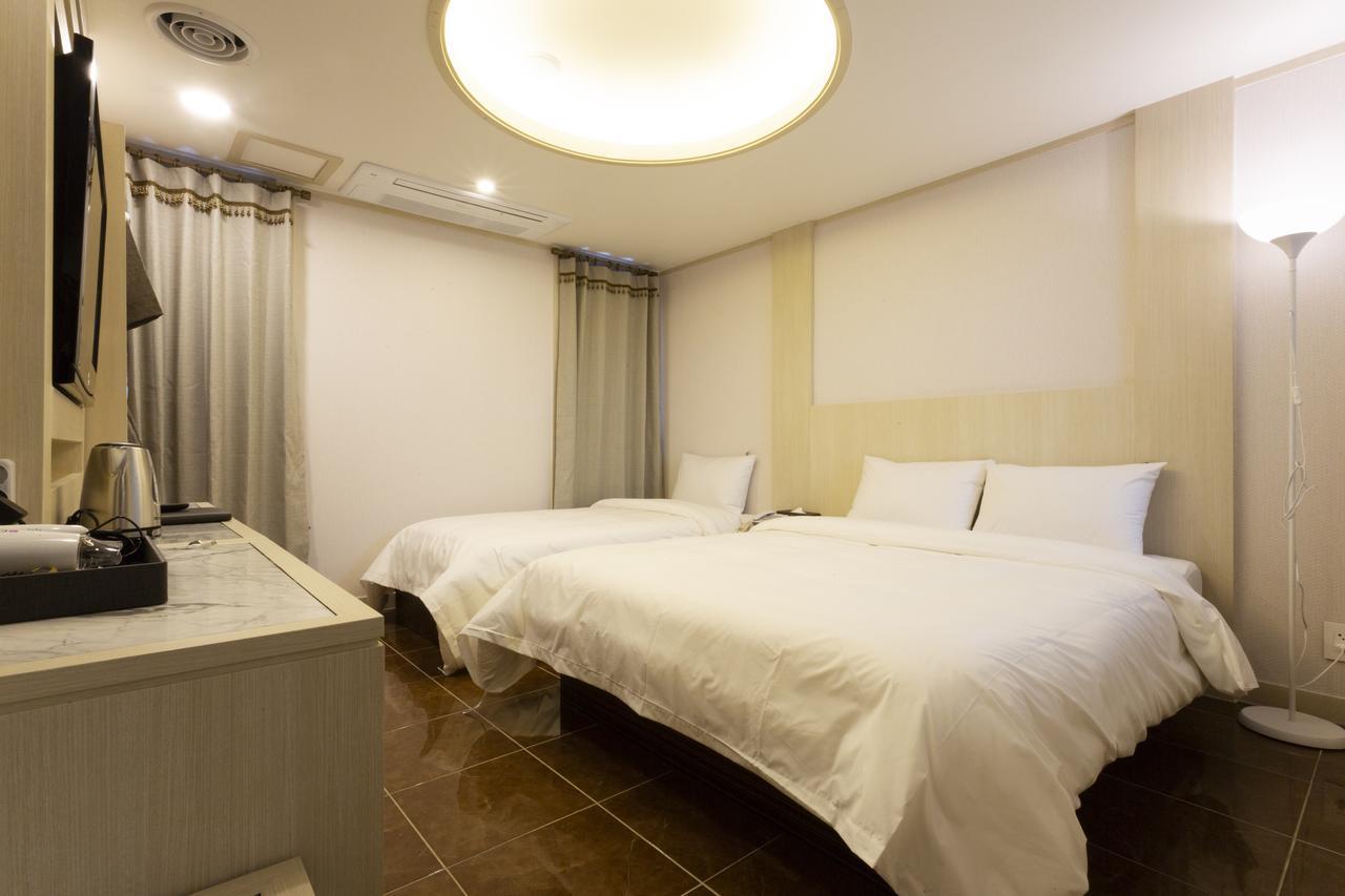 Hotel Tirol Séoul Extérieur photo